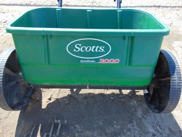 lot 85 image: Scott Fertilizer Spreader