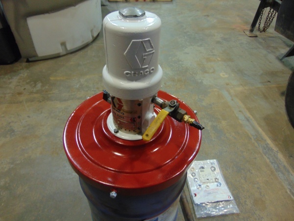 lot 123 image: Graco Power Greaser