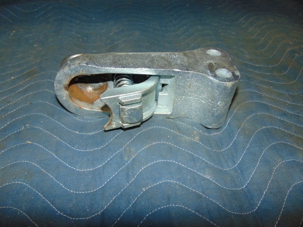 lot 125 image: 2 Adjustable Ball Coupler