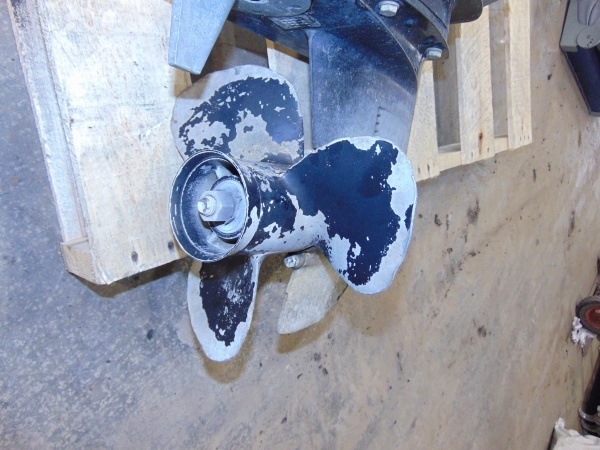 lot 129 image: 40 HP Force Outboard Motor
