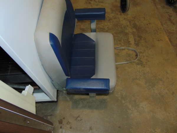 lot 130 image: Portable SeatBoat Seat