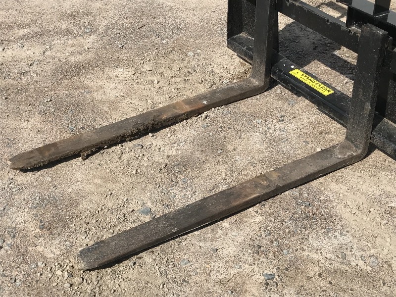 Skid-Loader Pallet Forks