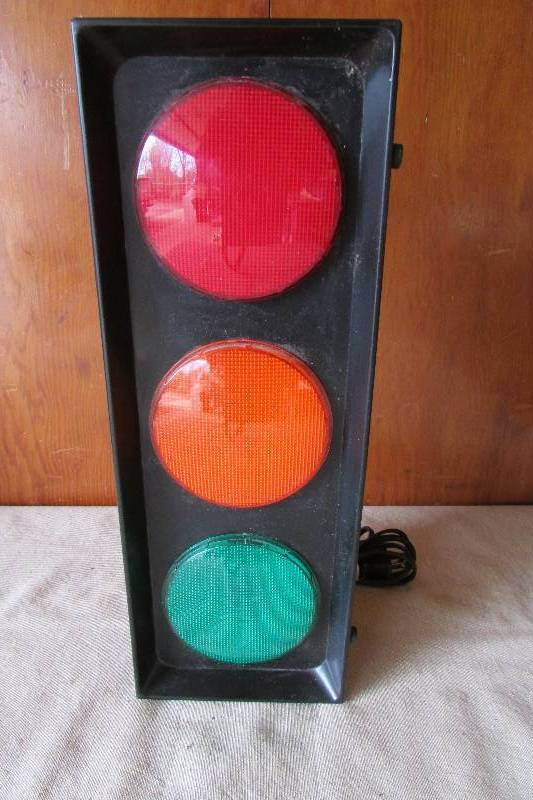 lot 22 image: Traffic Light