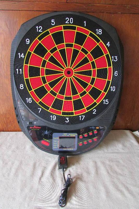 lot 23 image: Arachnid 15.5 Pro Cricket Dart Board