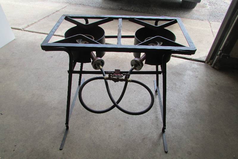 lot 26 image: Camp Stove