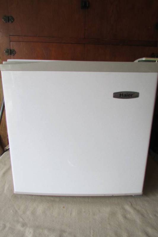 lot 33 image: Compact Refrigerator