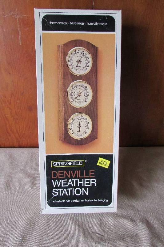 lot 43 image: Vintage Denville Springfield Weather Station