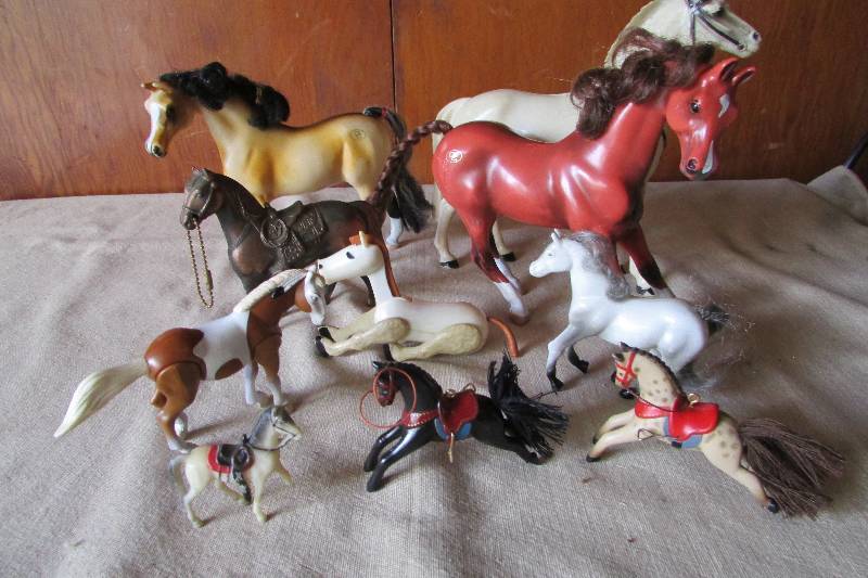 lot 59 image: Vinatge Horse Collection