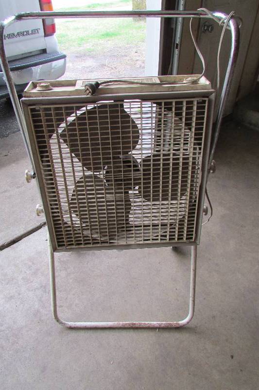 lot 63 image: Vintage Kenmore Fan on Stand