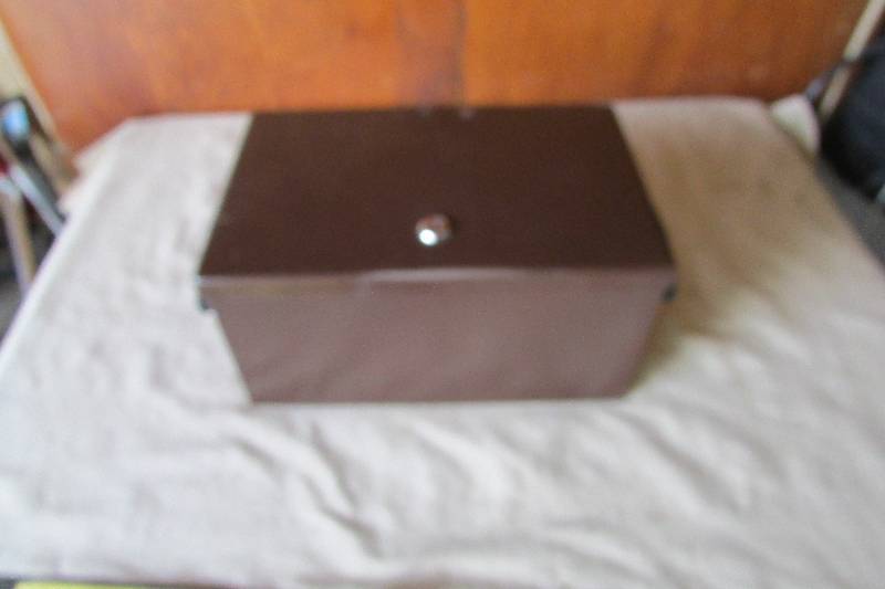 lot 65 image: Heavy Handled Cash Box