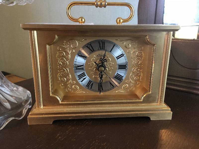 lot 32 image: Princess House Glass Lamp & Clock