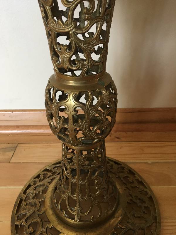 lot 35 image: Antique Metal Stand