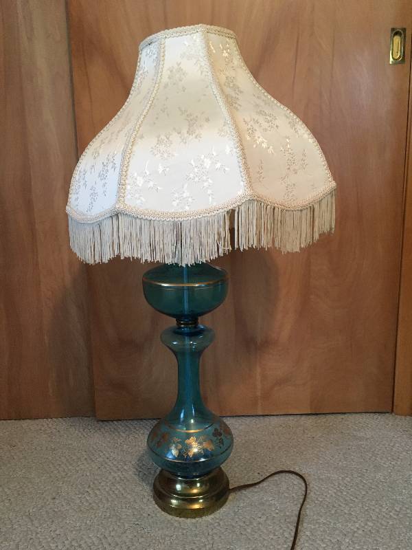 lot 36 image: Vintage Blue Lamp