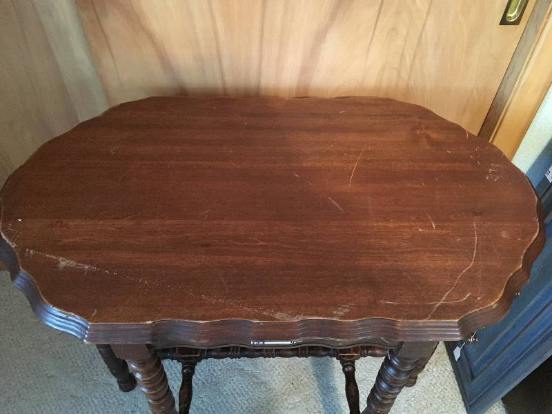 lot 45 image: Antique Hallway Table