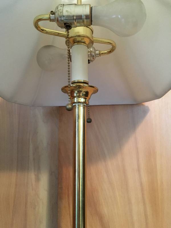 lot 56 image: Floor Lamp With Shade