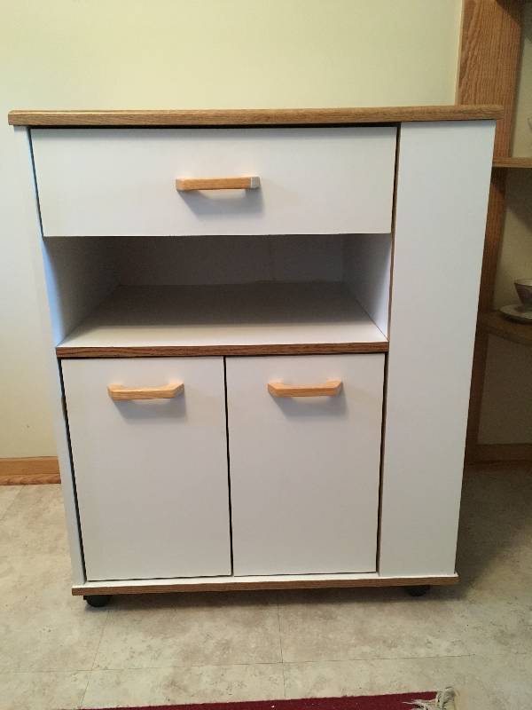 lot 81 image: Rolling Cart with Towel Bar