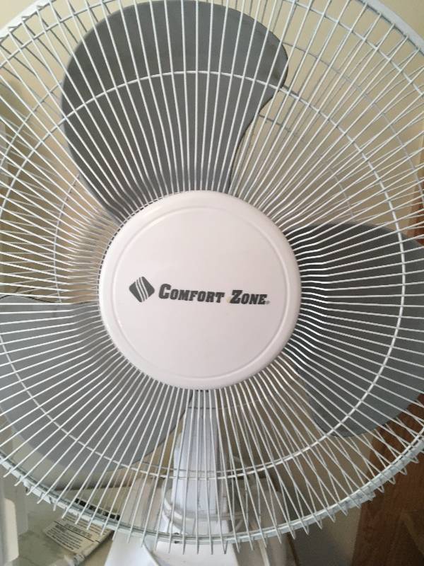 lot 21 image: Window Fan & Table Top Fan