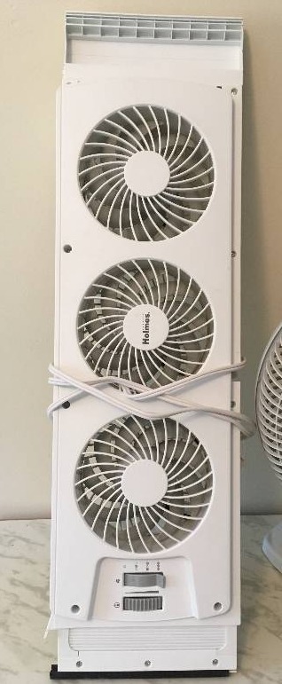 lot 167 image: Tabletop Fan & Window Fan.