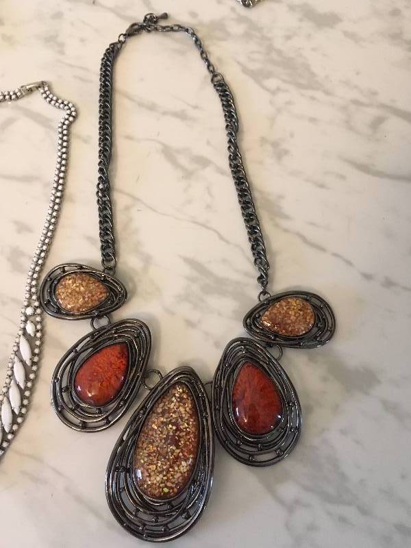 lot 203 image: Jewelry Lot