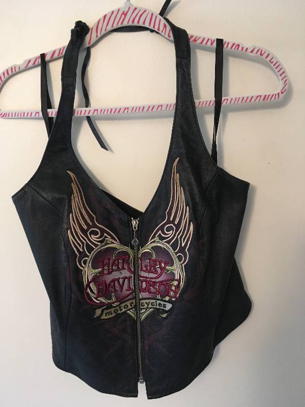 lot 8 image: Harley Davidson Items and Leather