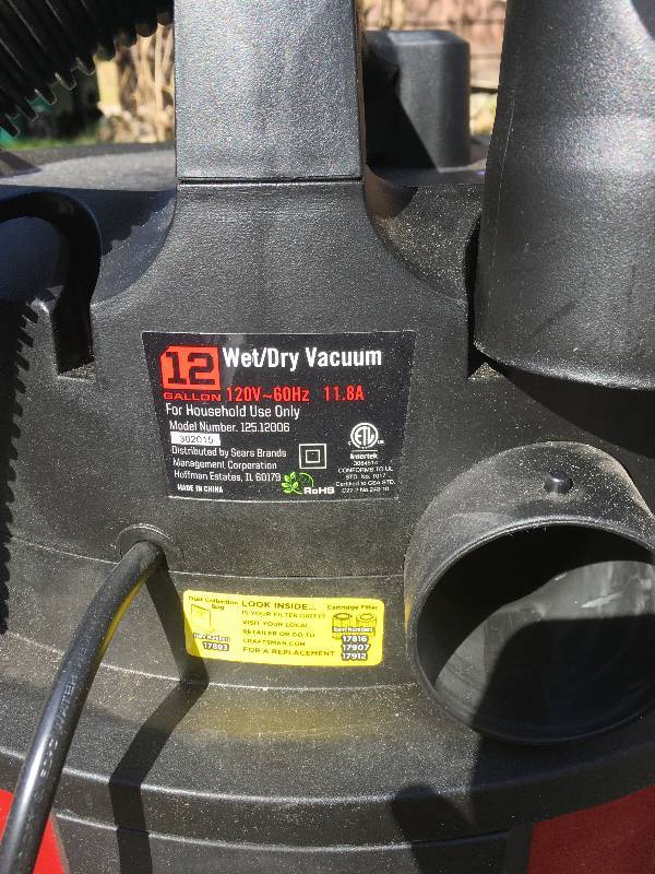 lot 11 image: Craftsman WetDry Shop Vac & Attachments