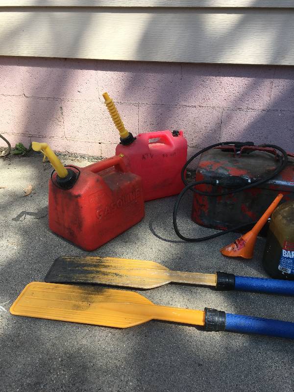 lot 236 image: Gas Cans & Oars