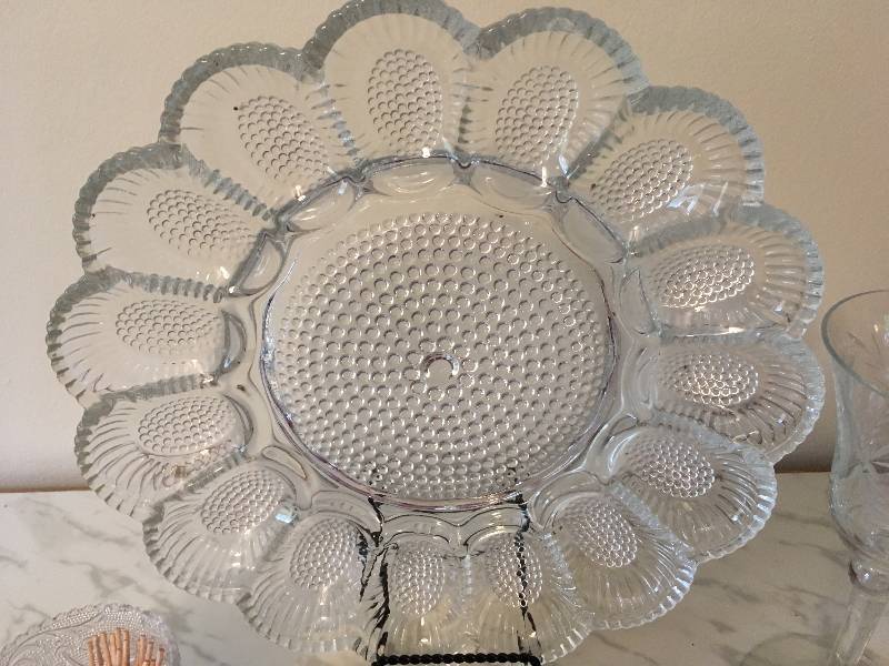 lot 113 image: Collectable Glass Lot