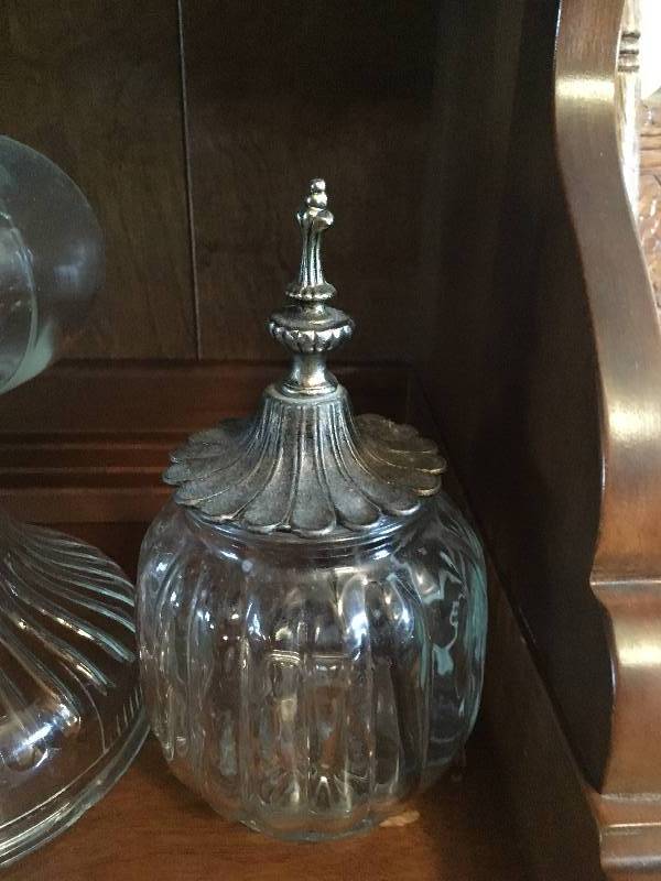 lot 125 image: Collectable Glass Lot