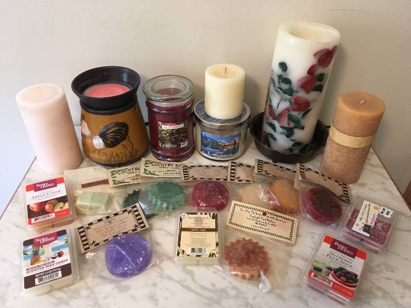 lot 127 image: Candle Lot
