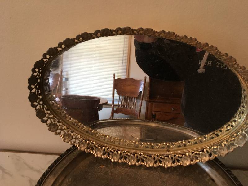 lot 128 image: Home Decor Lot