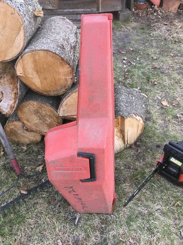 lot 5 image: Chainsaw, Gas, Homelite Ranger with Case