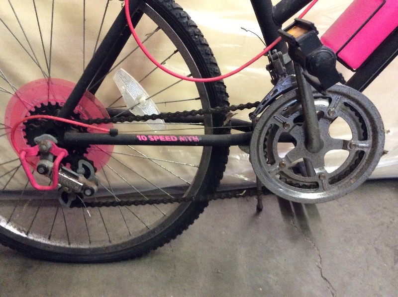 lot 7 image: 18 dazzledawn magna bike