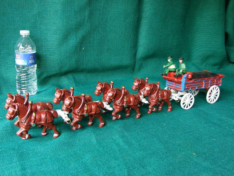 Vintage CAST IRON Horse and Buck Board.
