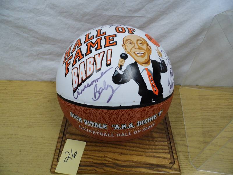 lot 26 image: Hall of Fame Basket Ball