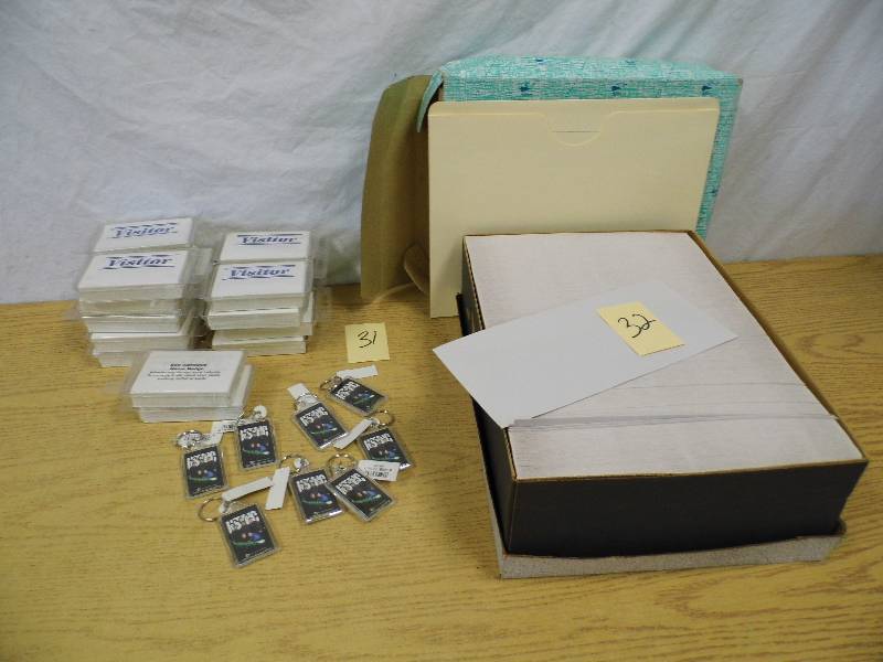 lot 31 image: 20 Pks Visitor Badges - File Folders
