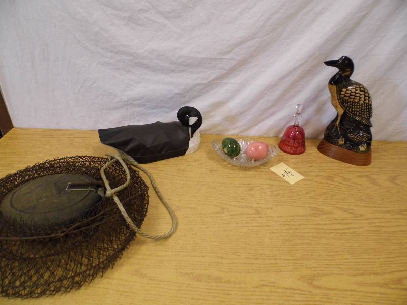 lot 44 image: Loons - Fish Trap