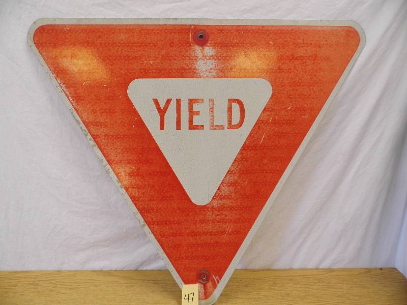 lot 47 image: Yield Sign