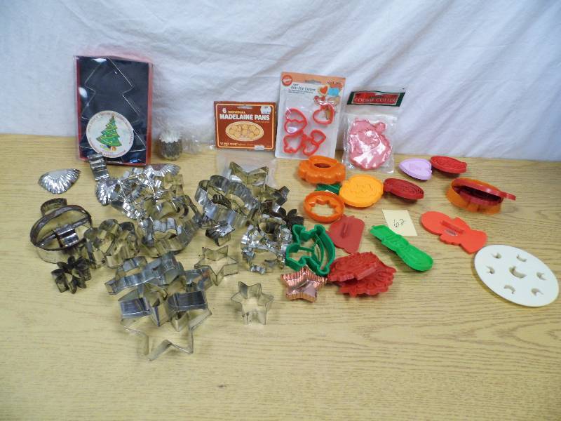 lot 62 image: Cookie Cutters