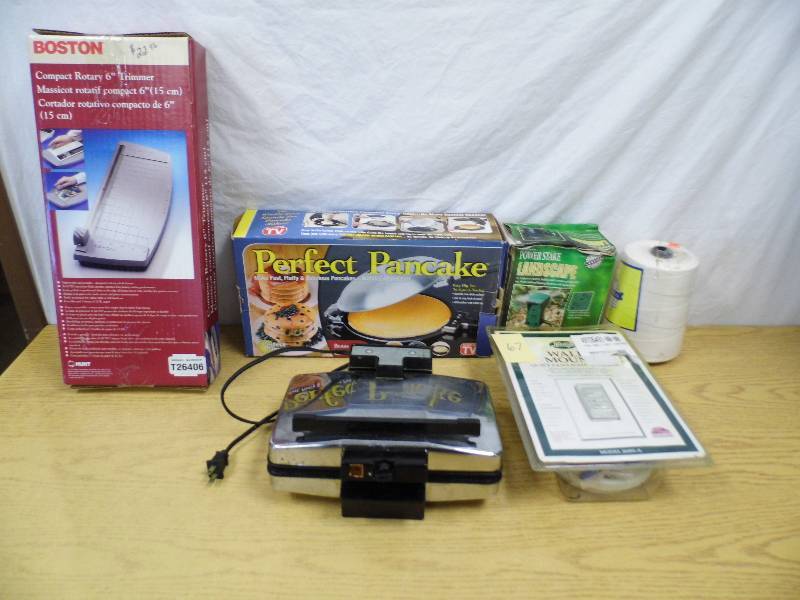 lot 67 image: Pancake & Waffle Makers - Fan Controller