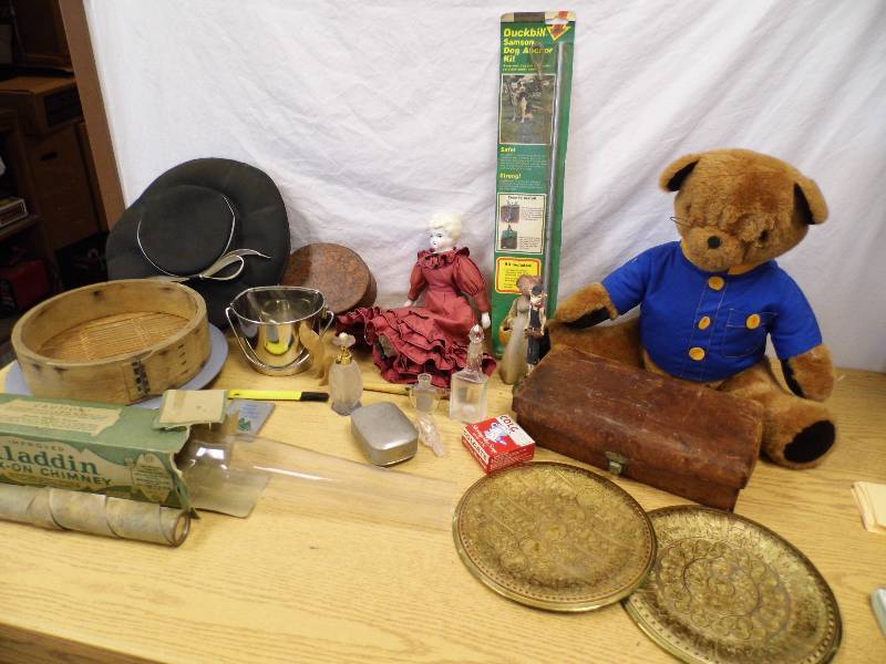 lot 69 image: Leather Box - Aladin Chimney - Misc
