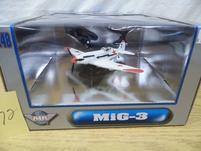 lot 72 image: WWII Model Plane - MiG3