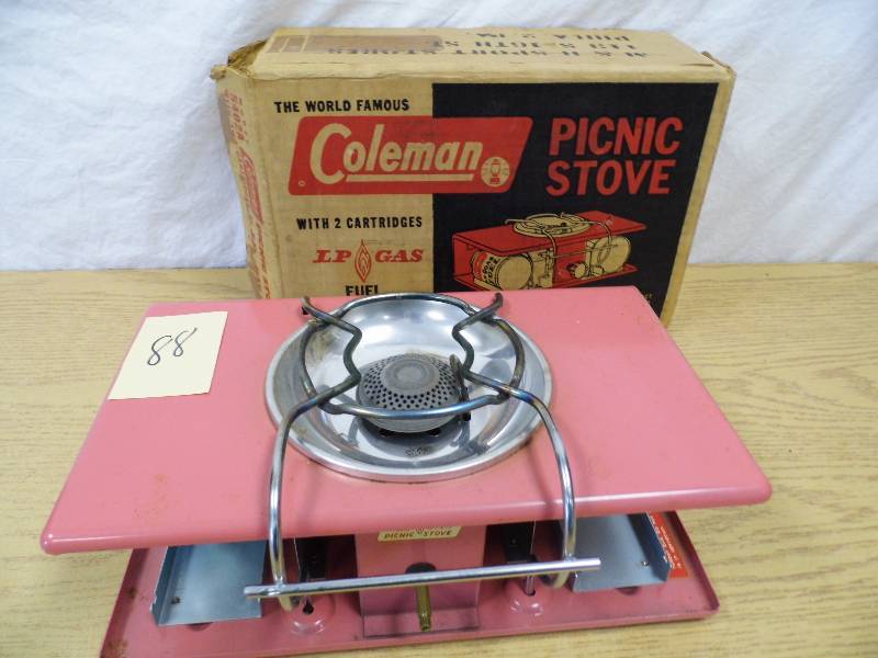 lot 88 image: Coleman Picnic Stove