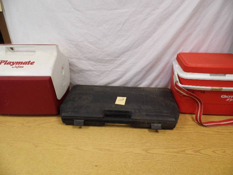 lot 109 image: BBQ Set - Coolers