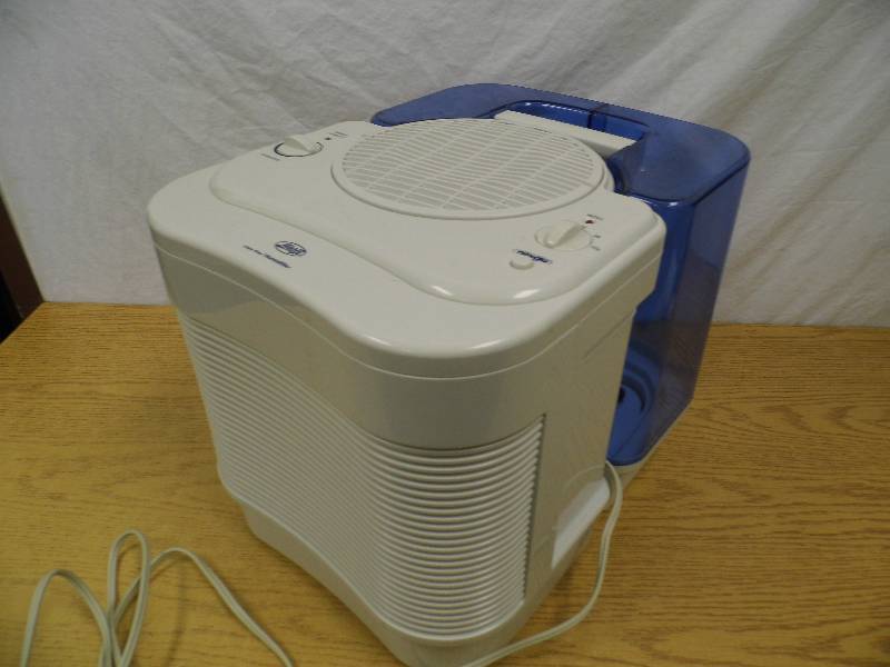 lot 118 image: Hunter Nite Glos Humidifier