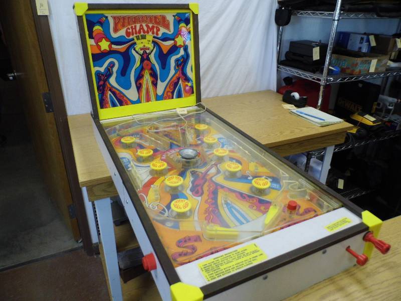 lot 123 image: Pinball