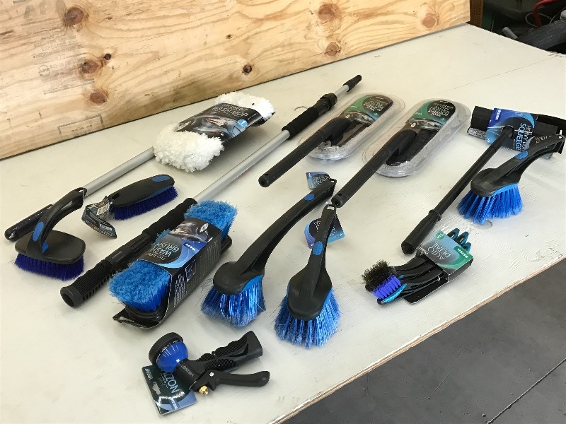 Large Lot Of New Automotive Cleanin...