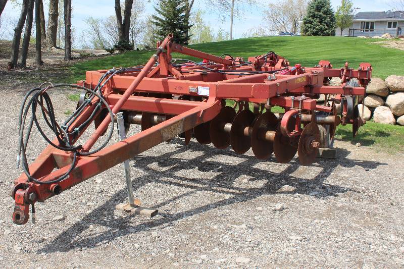 lot 5 image: Sunflower Commercial Disc Ripper