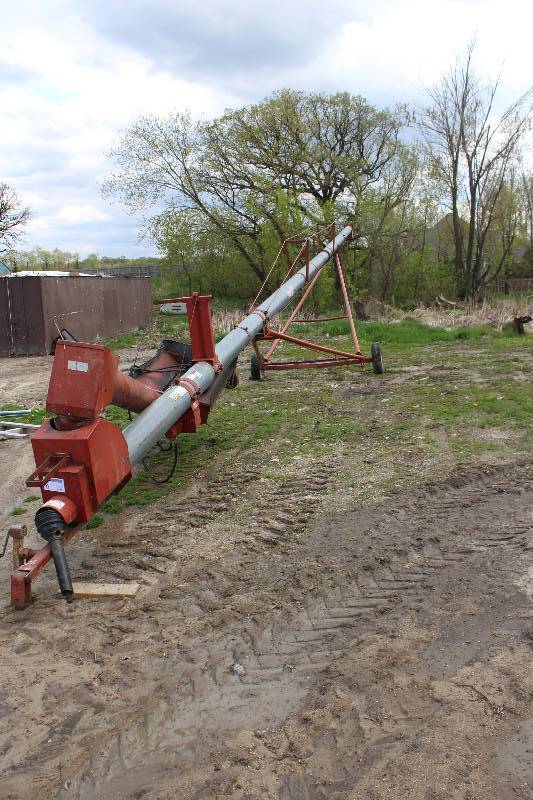 lot 6 image: Peck Commercial 10in. Portable Grain Auger