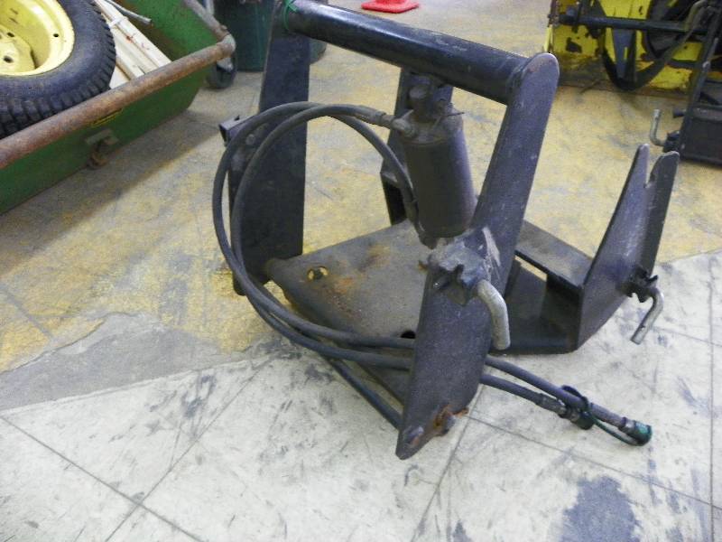 JOHN DEERE QUICK FRONT HITCH