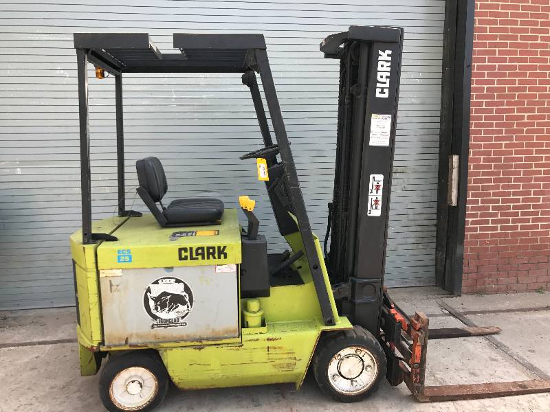 CLARK ELECTRIC FORKLIFT